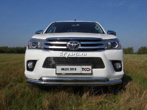 Решетка передняя декоративная для Toyota Hilux 2015-2017